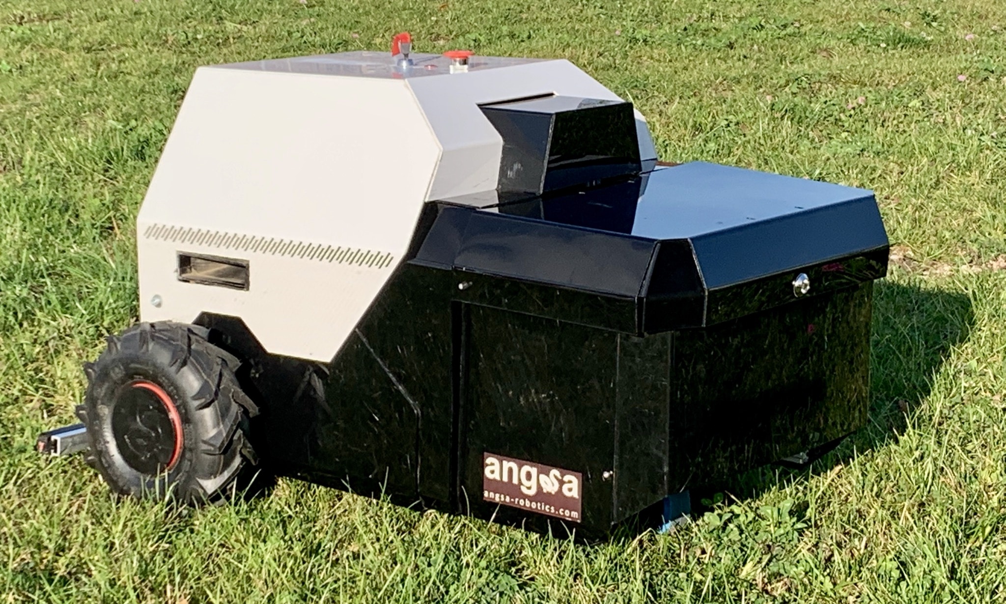 Foto von dem dritten Prototypen, Clive, des StartUps Angsa-Robotics